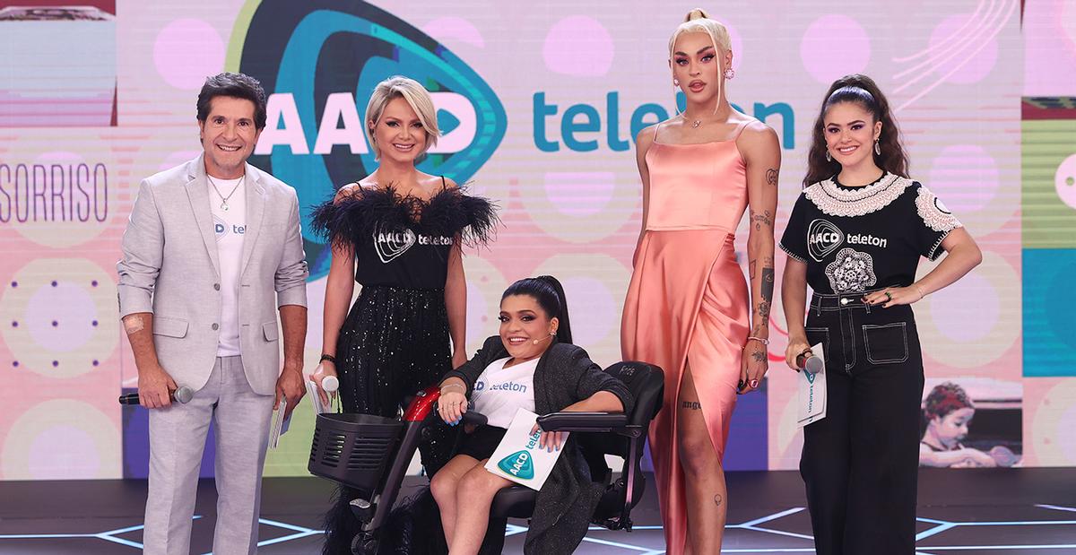 Eliana homenageia Hebe com cabelo curtinho no Teleton; acompanhe a maratona solidária da TV ao vivo