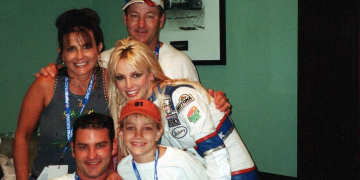 Jamie Lynn Spears, irmã de Britney Spears, diz que os pais a pressionaram a abortar na adolescência