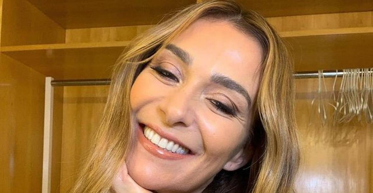 Mônica Martelli presta bela homenagem no aniversário da irmã: ”Amo dividir a vida com você”