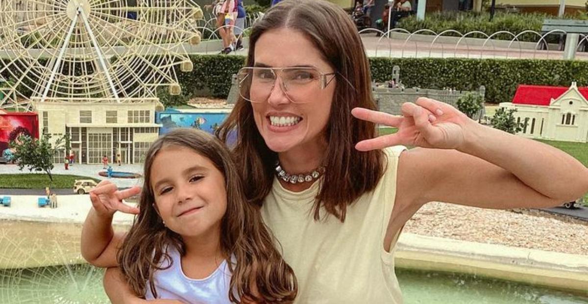 Deborah Secco aproveita dia de muita diversão com a filha e as afilhadas