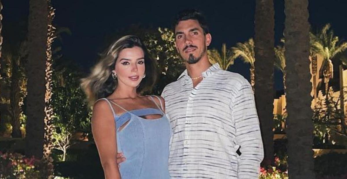 Giovanna Lancellotti posta sequência de cliques românticos com o namorado: ”Casalzão”