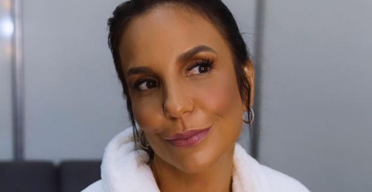 Ivete Sangalo recebe a segunda dose da vacina contra covid-19: ”Mais vacinas menos perdas!”