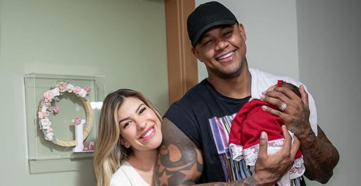 Léo Santana publica vídeo fofíssimo com a filha, Liz, e encanta: ”Pai babão”