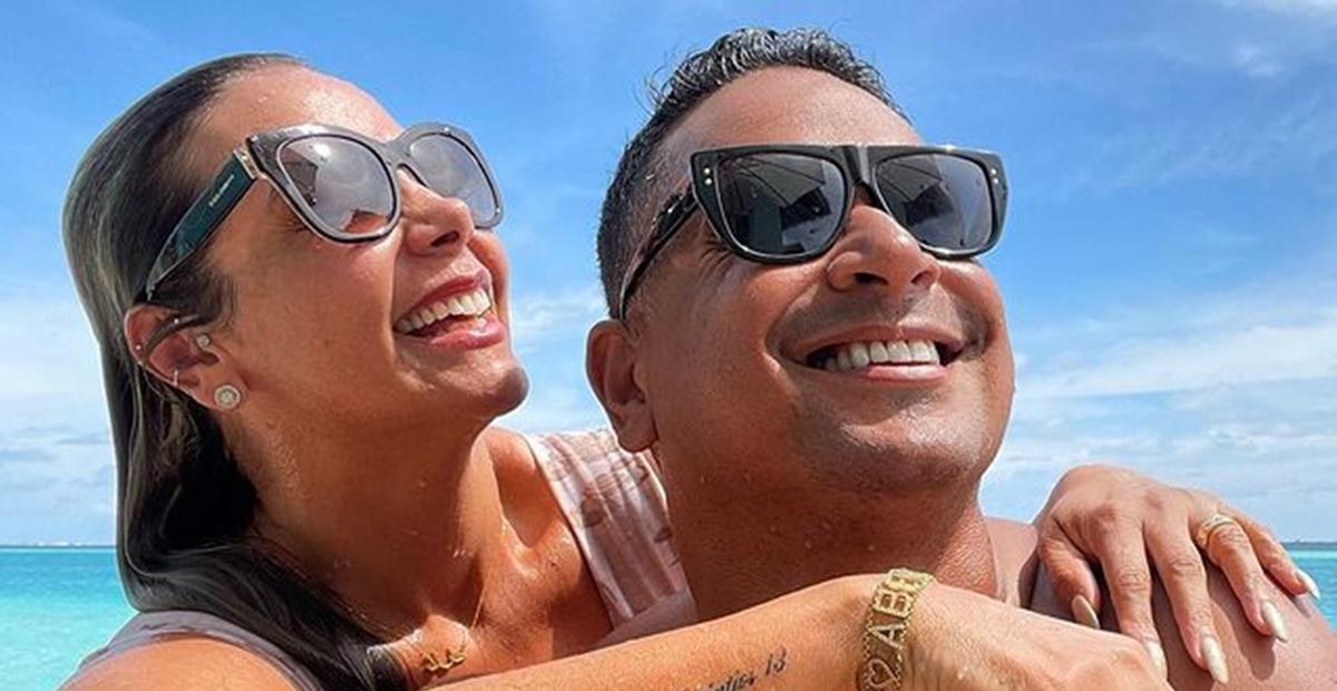 Celebrando 20 anos de casados, Xanddy e Carla Perez fazem tatuagem: ”Força da nossa aliança”