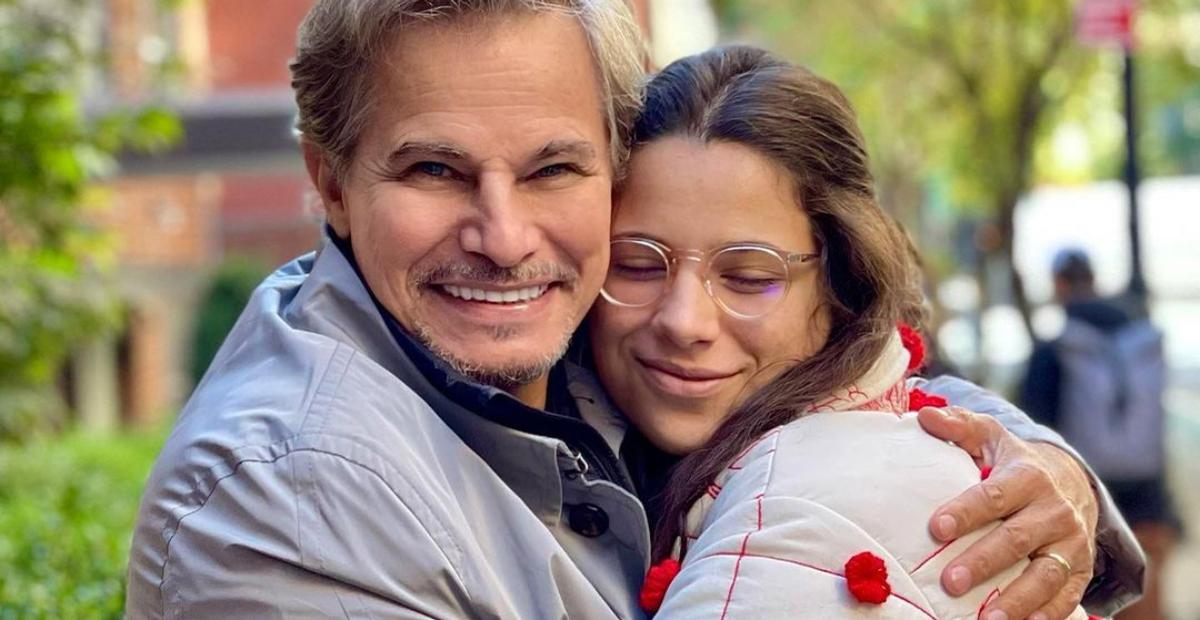 Edson Celulari aproveita a companhia da filha, Sophia Raia, em Nova York: ”Amor”