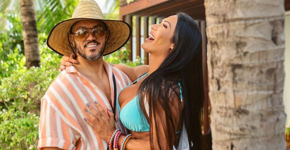 Com Belo, Gracyanne Barbosa ostenta corpaço em lua de mel