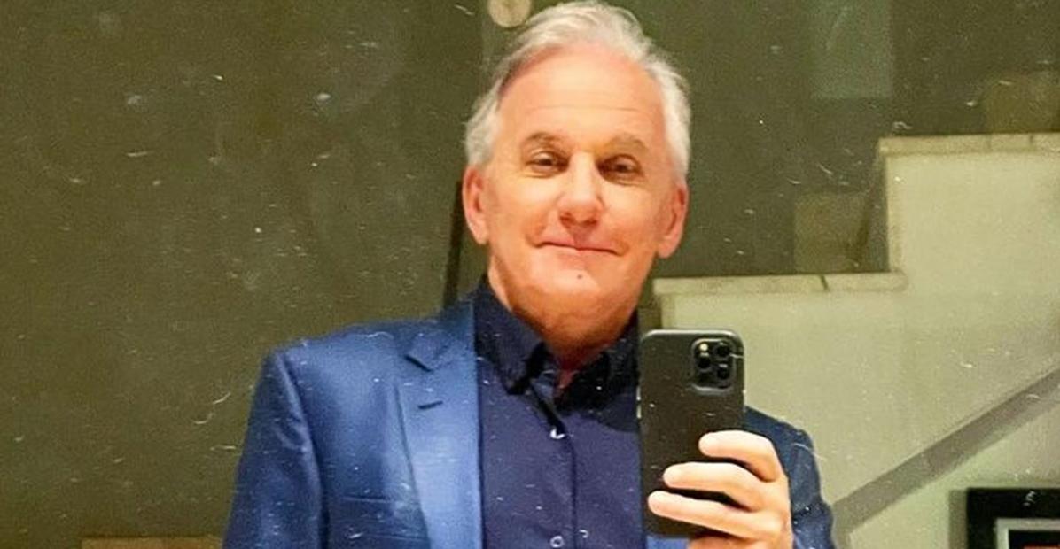 Otávio Mesquita resgata bilhete que escreveu ao pai na infância: ”Esse cartão tem 52 anos”