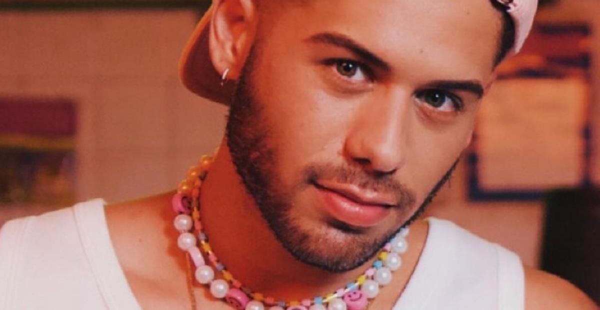 Zé Felipe esbanja estilo em jatinho de luxo particular e chama atenção da web: ”Bonito demais”