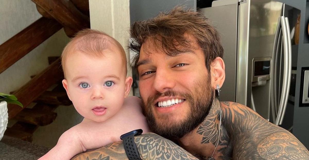 Lucas Lucco mostra o filho segurando um mini violão e brinca: ”Será que vem aí?”