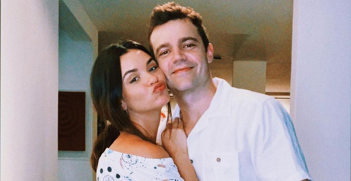 Talita Younan celebra dois anos de relacionamento com João Gomez