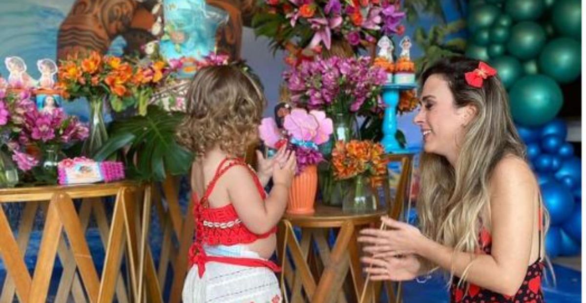 Tata Werneck faz segunda festinha para a filha, Clara Maria: ”Família que eu tanto amo”