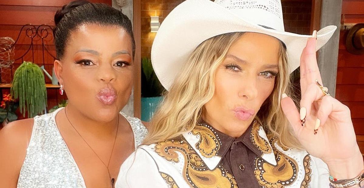 Adriane Galisteu posta foto com Tati Quebra Barraco: ”Sucesso e sorte!”