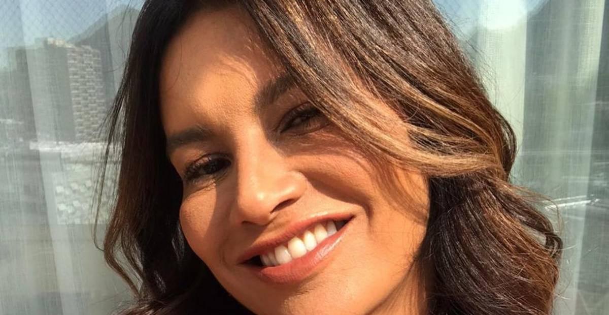Dira Paes compartilha clique raro ao lado do marido, Pablo Baião