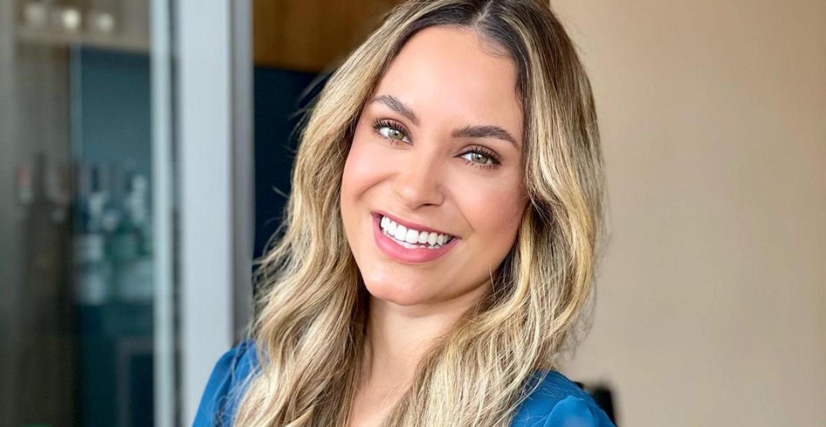 Em Recife, Sarah Andrade aproveita férias de biquíni em cobertura: ”Do jeitinho que eu amo”