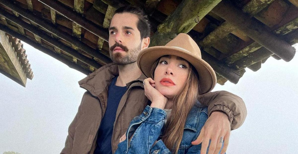 Alok confia na esposa, Romana Novais, para mudar de visual: ”Deveria cortar meu cabelo?”