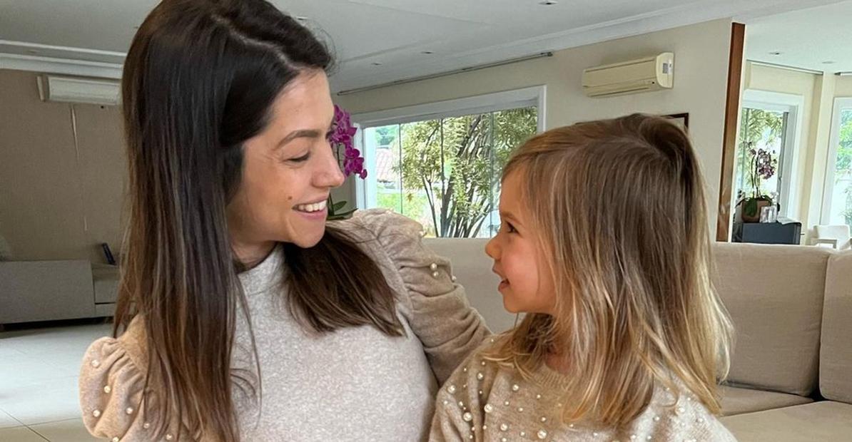 Thais Fersoza encanta ao combinar look com a filha, Melinda: ”Eu não aguento”