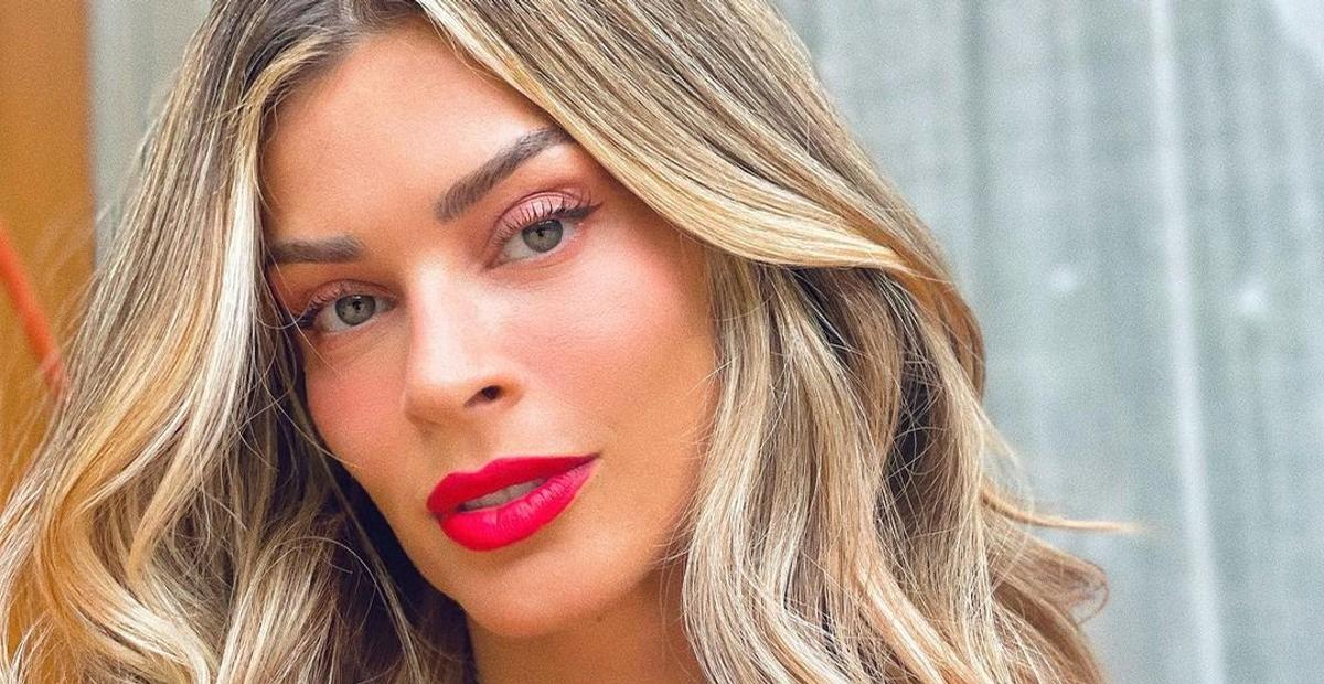 Grazi Massafera surge de cara lavada em selfie descontraída na rede e web dispara: ‘Sabe ser linda’