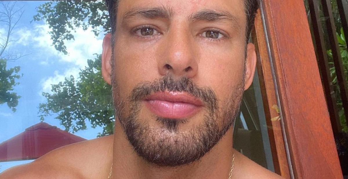 Cauã Reymond ganha elogios da web ao mostrar treino de luta: ”Casava fácil”