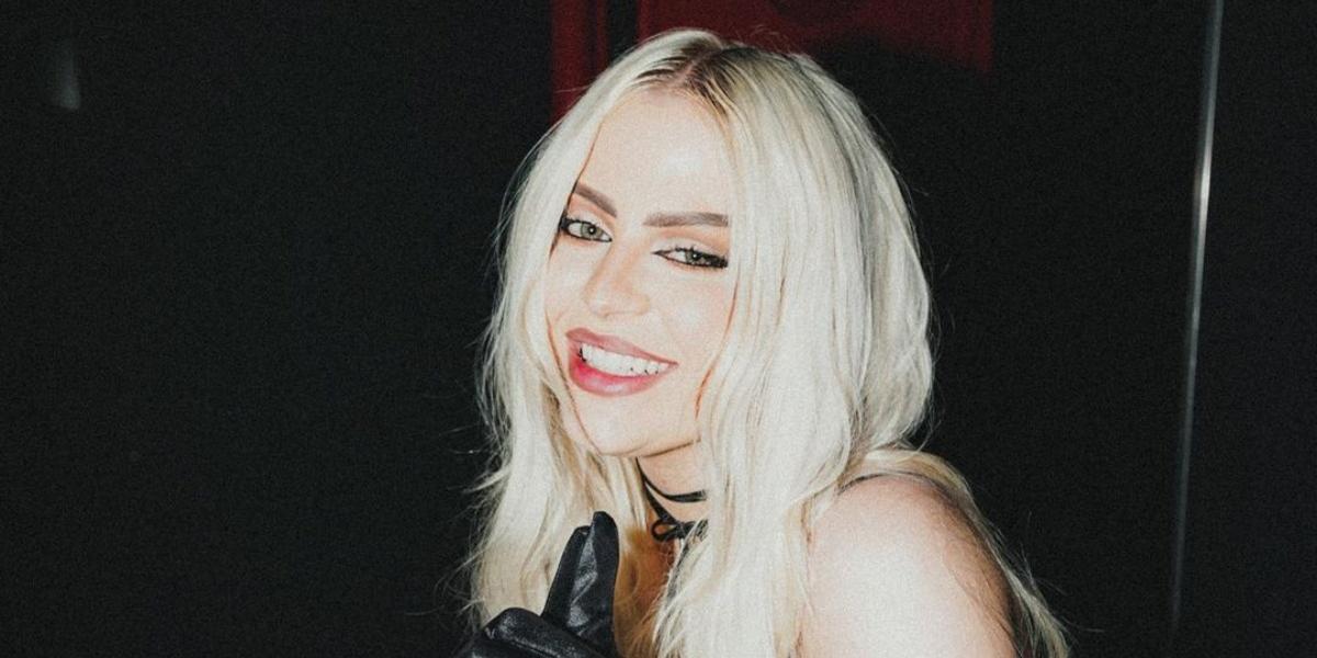 Luísa Sonza se inspira em look provocante de Christina Aguilera para festa temática