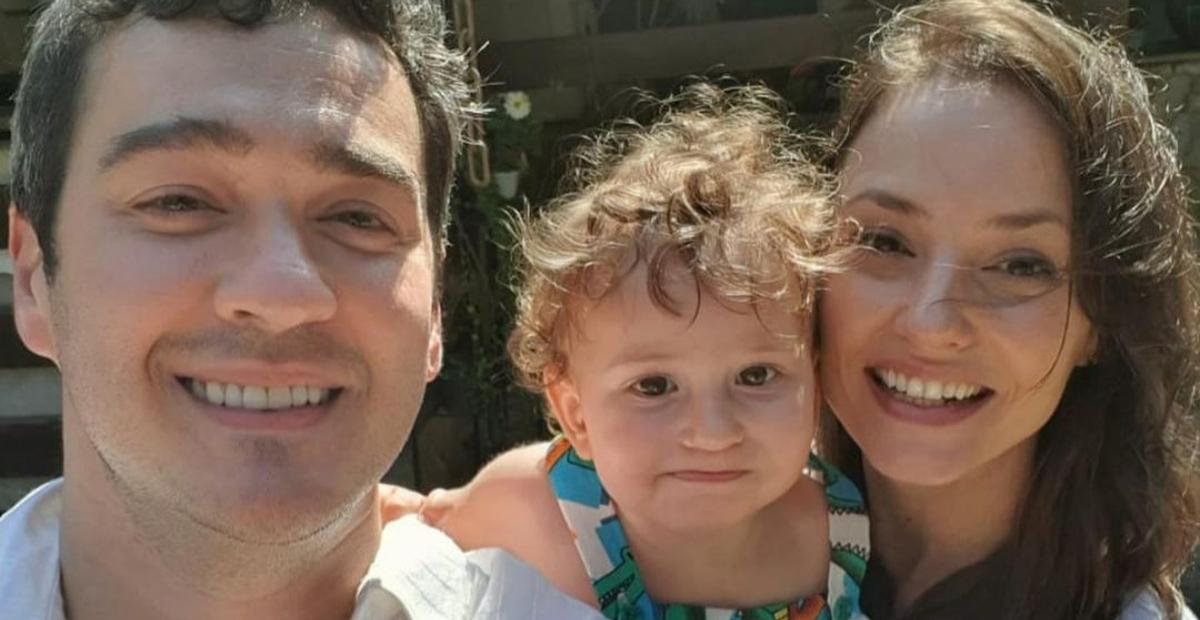 Marcos Veras curte dia de preguiça ao lado da família: ”Meu feriado”