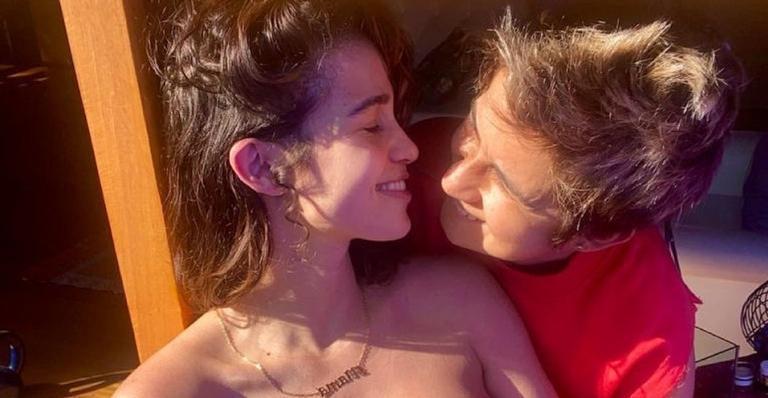 Nanda Costa e Lan Lanh publicam a primeira foto com as filhas gêmeas