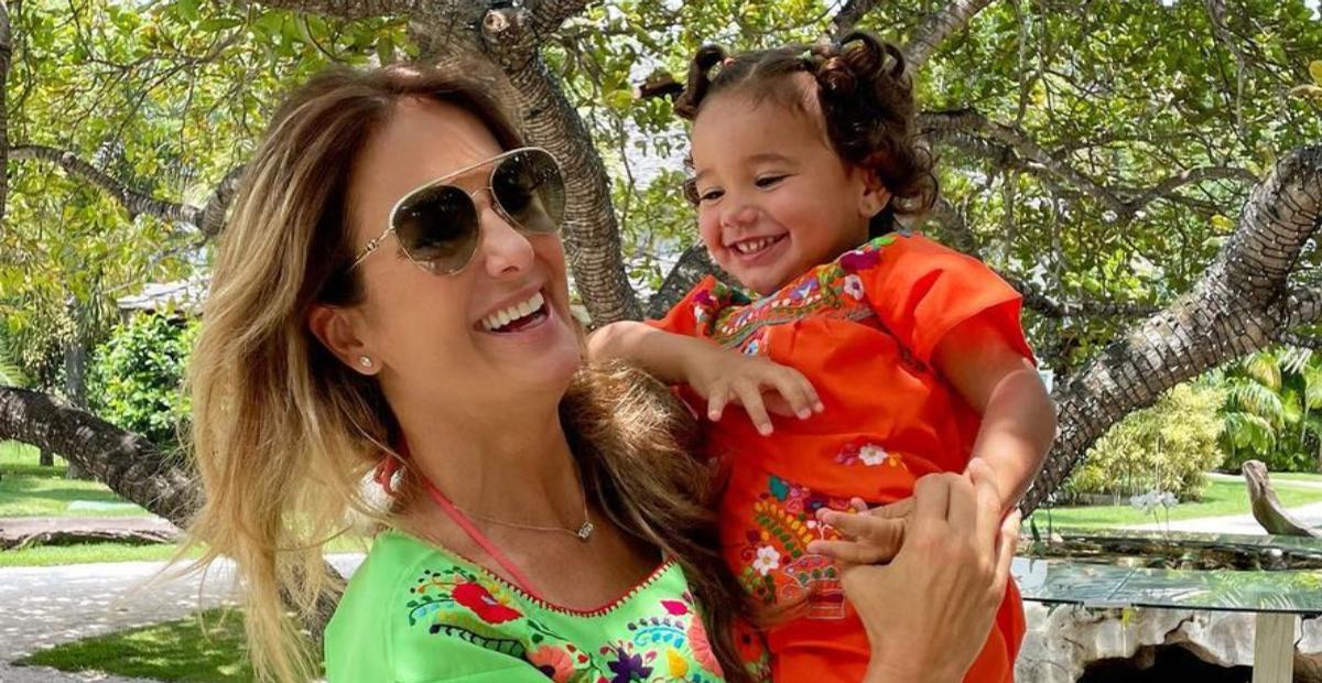 Ticiane Pinheiro encanta ao mostrar fotos do feriado na companhia da filha, Manu