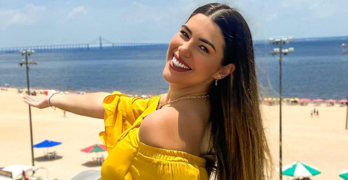 Vivian Amorim surge deslumbrante exibindo seu barrigão de 5 meses