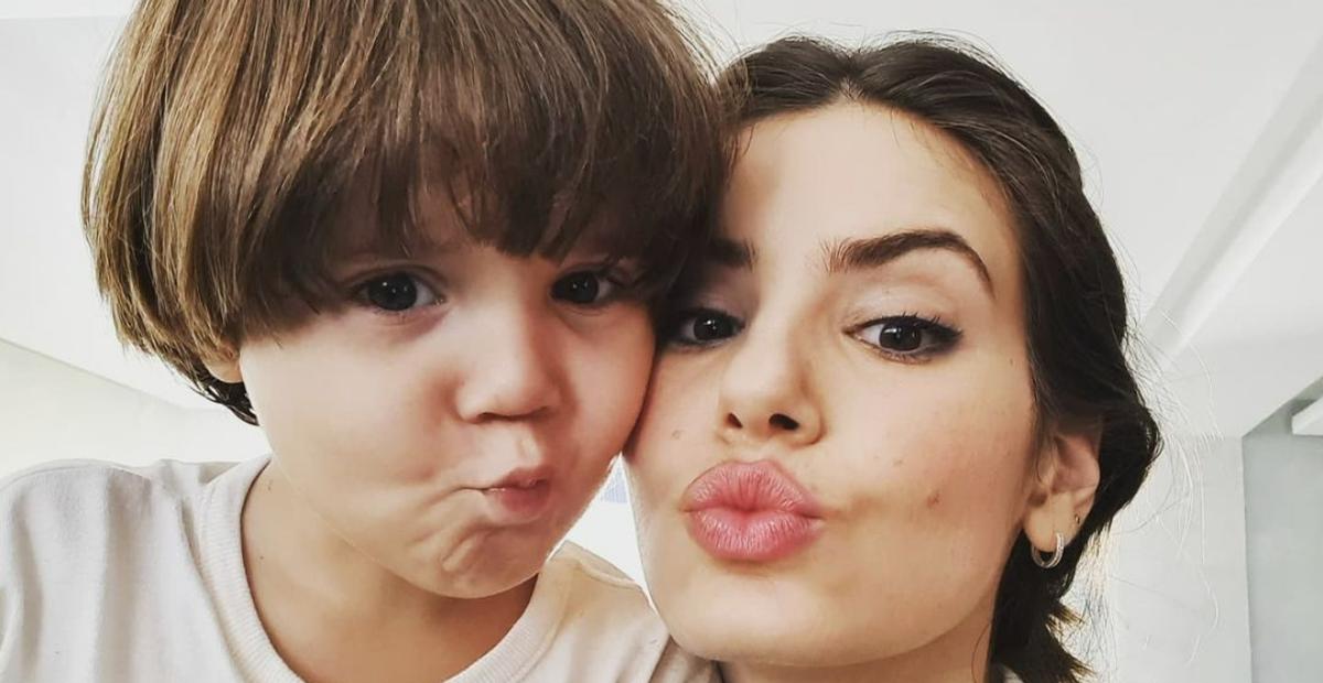 Camila Queiroz compartilha cena fofa com ator mirim de Verdades Secretas 2: ”Meu príncipe”