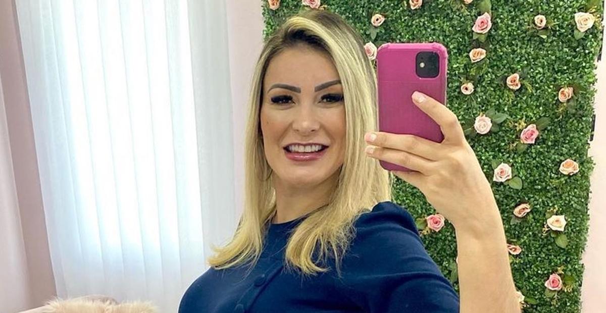 Com 20 semanas de gestação, Andressa Urach exibe linda barriguinha: ”Pançudinha”