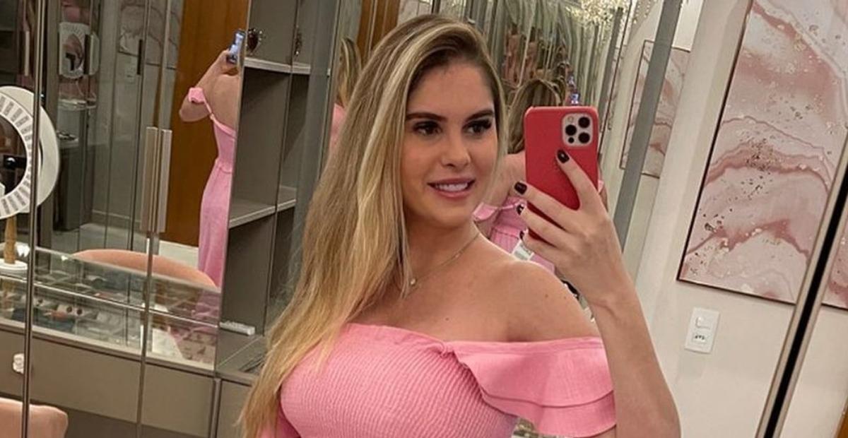 Grávida, Bárbara Evans exibe barrigão e se derrete pela primeira filha: ”Só tenho que agradecer”