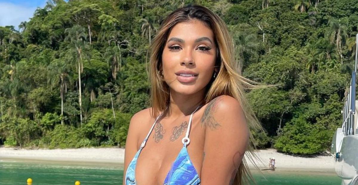 Pocah arranca suspiros ao surgir com biquíni mínimo durante passeio de barco: ”Super gata!”