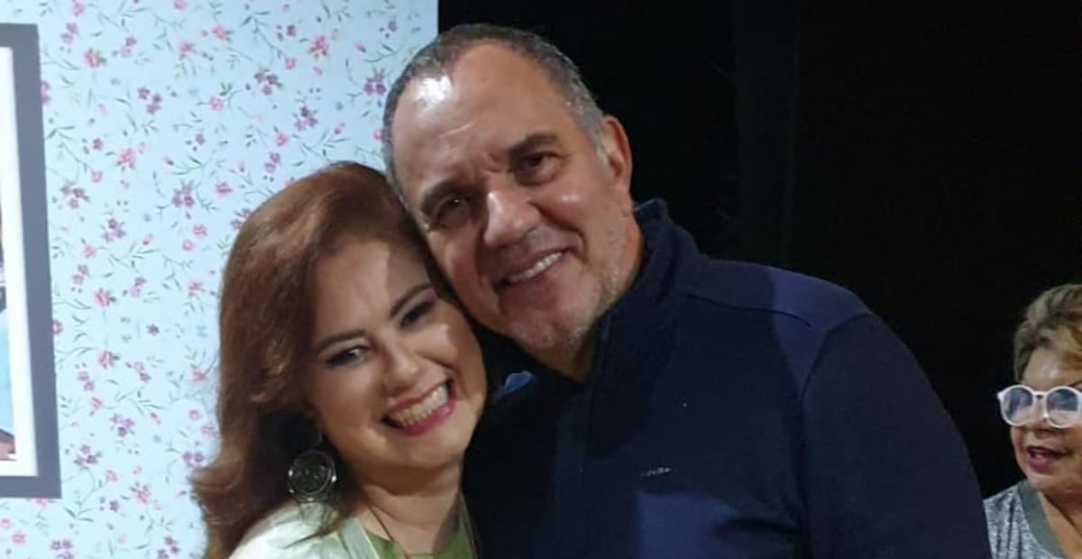 Humberto Martins prestigia amigos na peça ‘A Casa da Sogra’