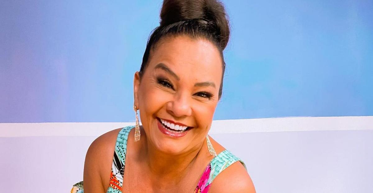 Solange Couto vai a festa de Halloween do ex-marido, Jamerson Andrade