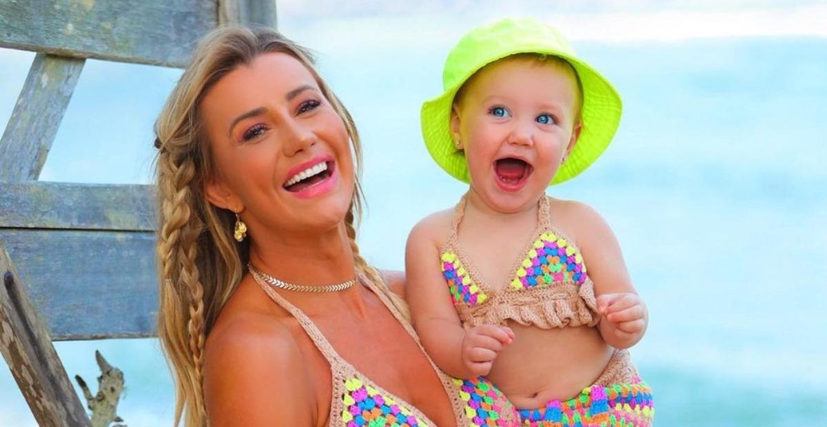 Ana Paula Siebert encanta ao exibir Vicky pulando na piscina e dispara: ”Você é muito corajosa!”