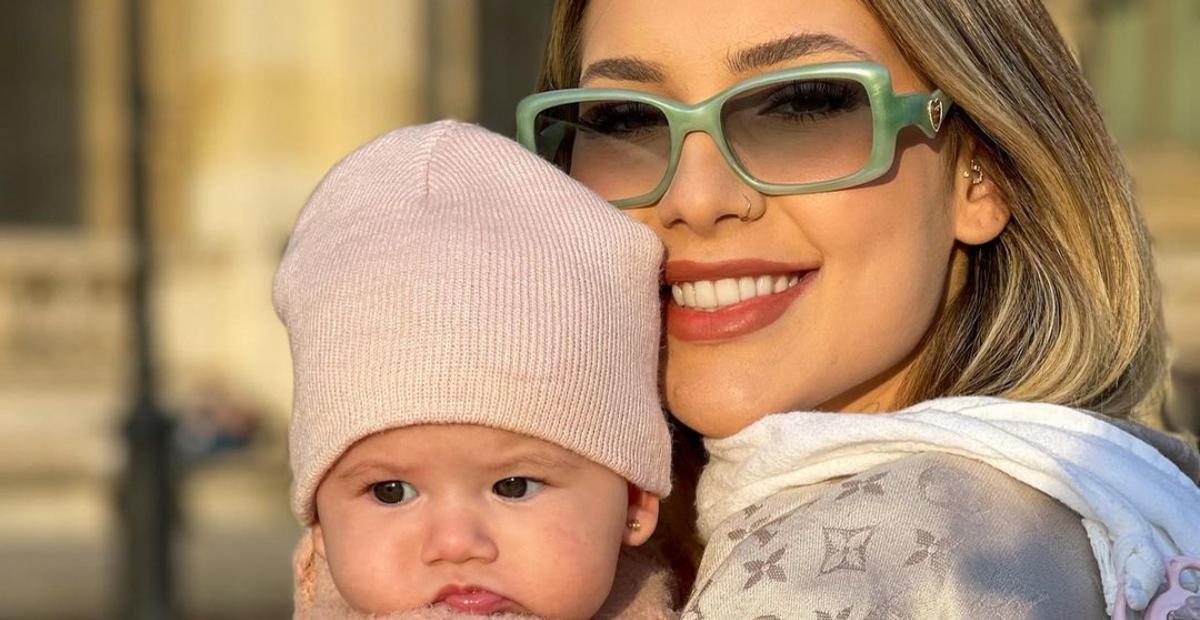 De biquíni fininho, Virginia Fonseca surge com Maria Alice e rouba a cena: ”E esse tanquinho?”