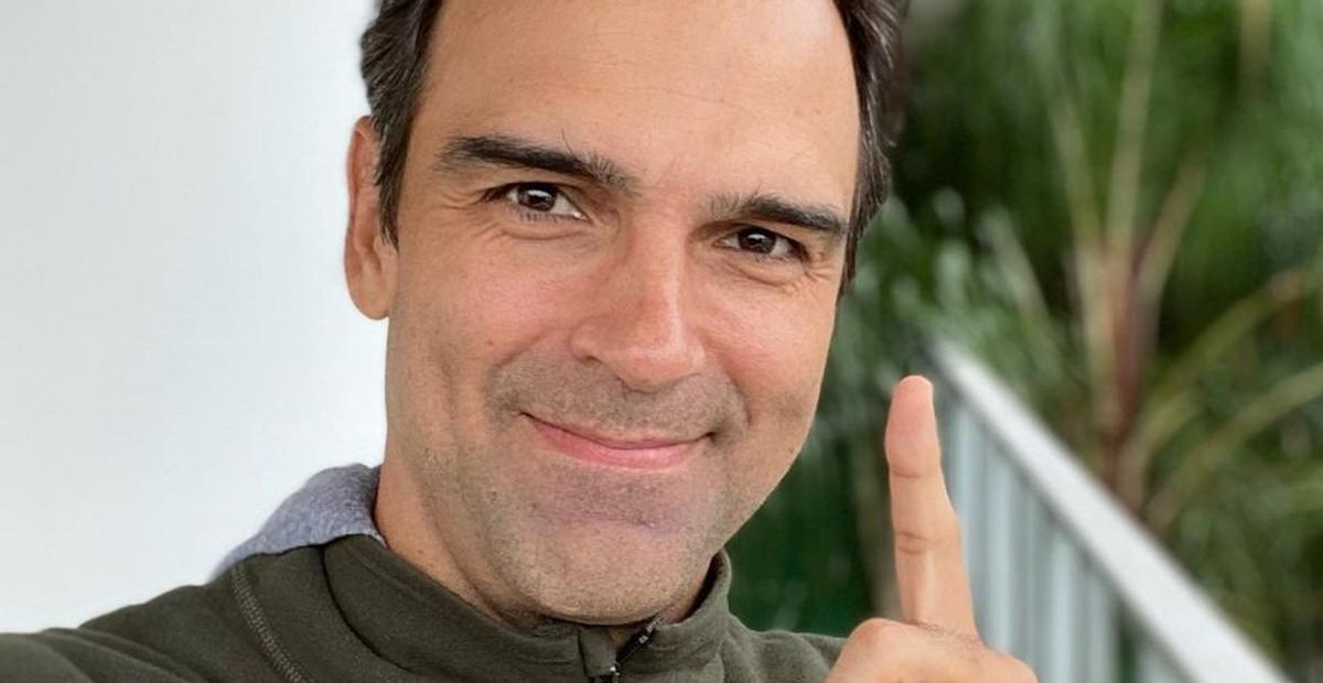 Tadeu Schmidt aproveita dia de folga e desabafa sobre sua nova rotina