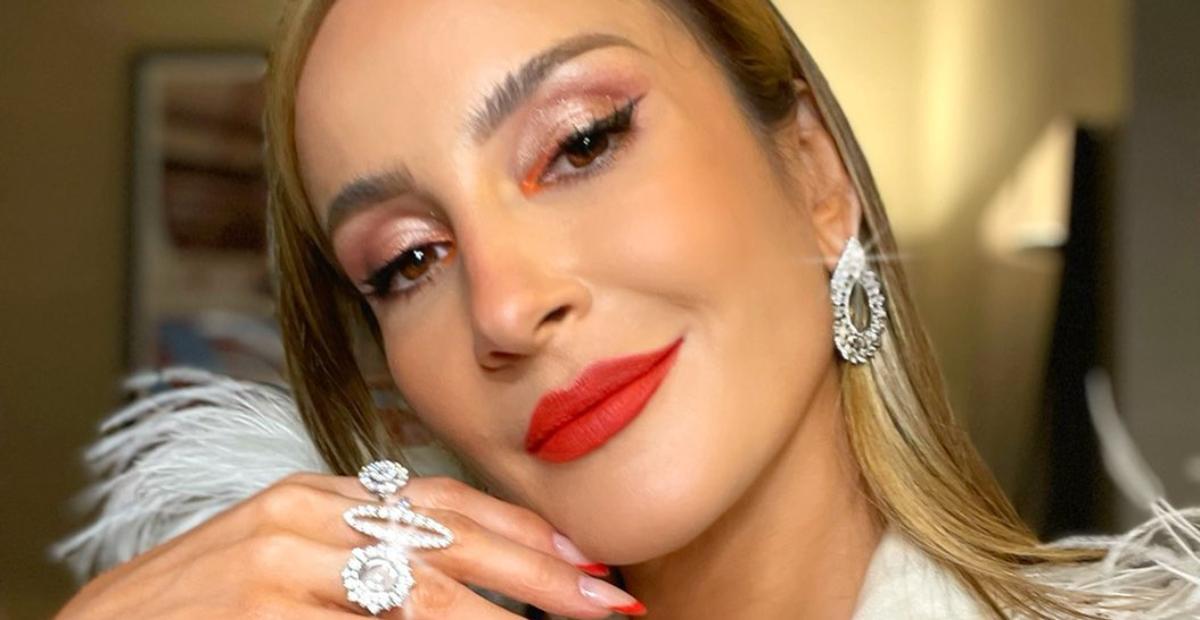 Claudia Leitte mostra registros de show nos Estados Unidos e se emociona: ”Promover cura”