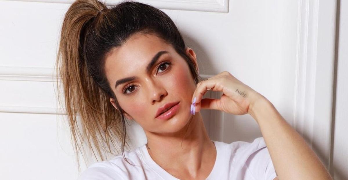 De cueca e camiseta curta, Kelly Key deixa corpaço sarado à mostra: ”Que mulher é essa?”