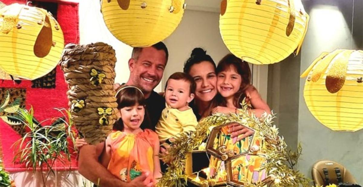Kyra Gracie e Malvino Salvador comemoram 10 meses do caçula, Rayan, em família