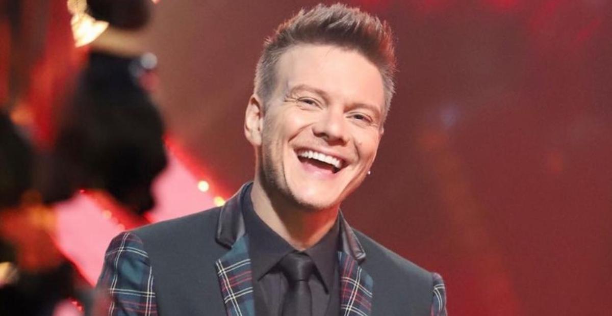 Michel Teló celebra a nova fase do The Voice Brasil: ”Tá massa demais”
