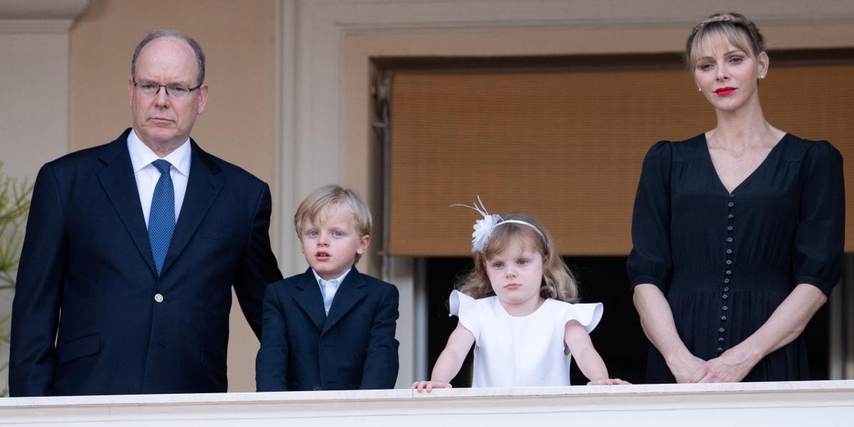 Após exílio, Princesa Charlene retorna para Mônaco e reencontra família: ”Alegria e emoção”