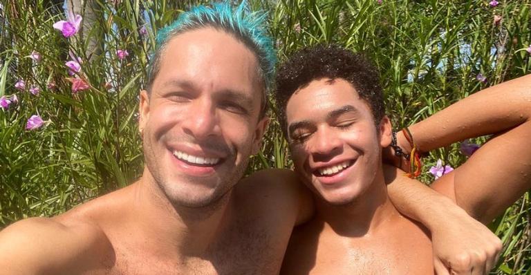 Rainer Cadete exibe clique raro com o filho, Pietro, e celebra dia divertido: ”O sol e uma folga”