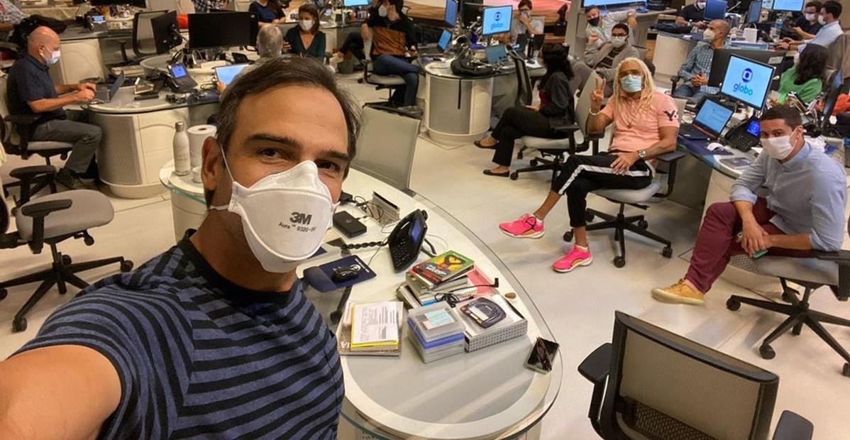 Tadeu Schmidt mostra sua última reunião de pauta no ‘Fantástico’: ”Sentirei saudade”