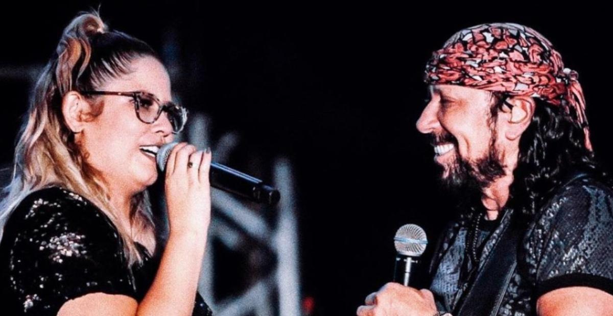 Bell Marques se emociona ao homenagear Marília Mendonça em retomada de shows: ”Muitíssimo querida”