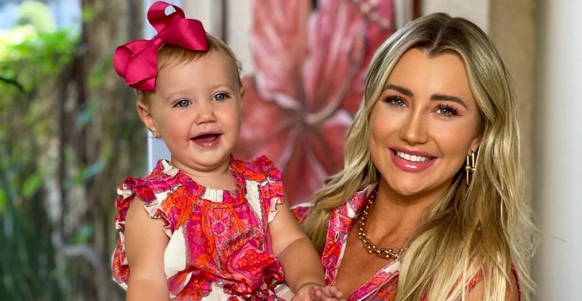 Ana Paula Siebert desabafa e revela cansaço após dormir um final de semana com a filha