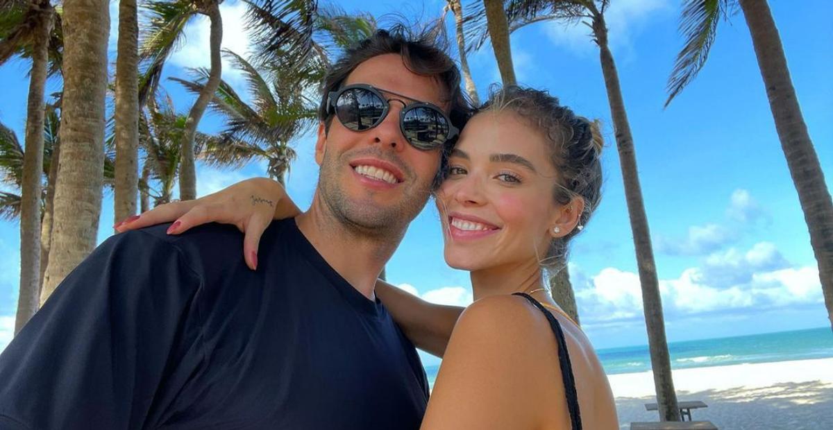 Carol Dias surge coladinha com o marido, Kaká e se derrete: ”Nossa rotininha”