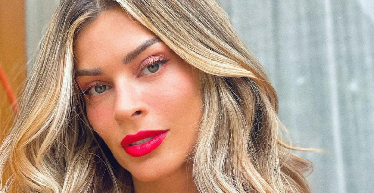 Grazi Massafera posta clique antigo da carreira de modelo e fãs elogiam: ”Perfeita!”