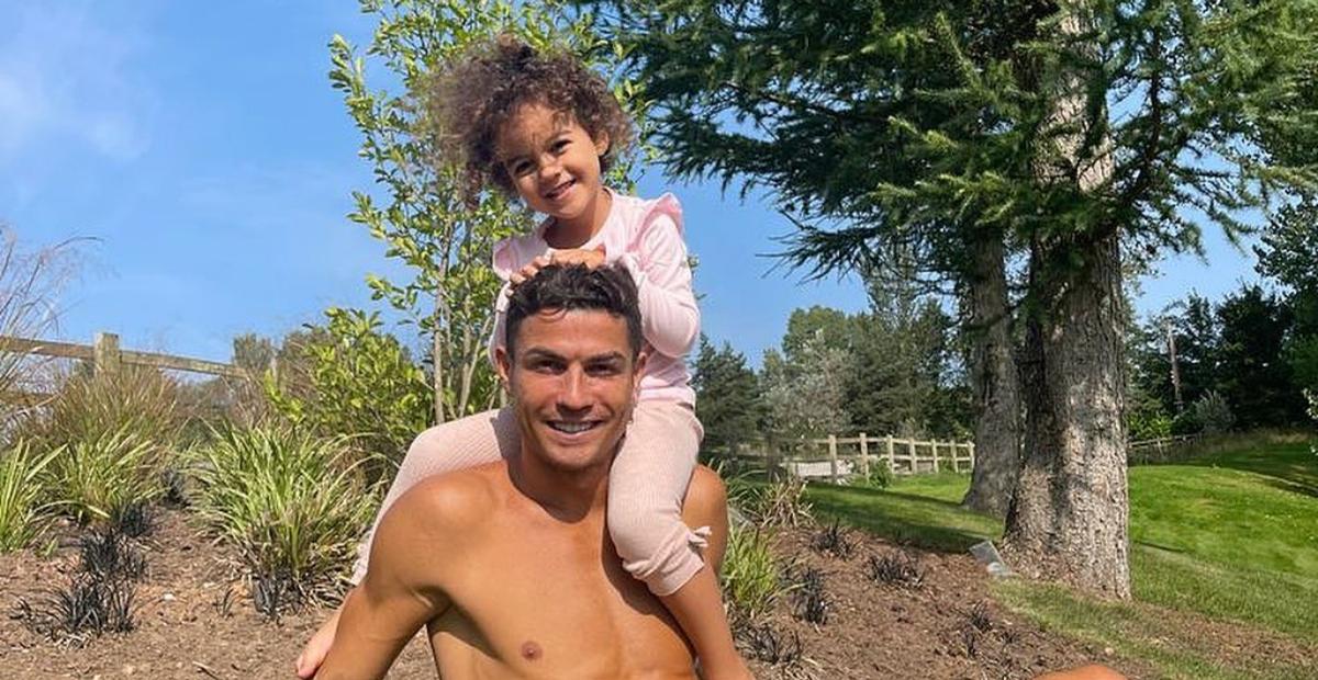 Cristiano Ronaldo celebra aniversário da filha, Alana, com bela homenagem: ”Princesa do papai!”