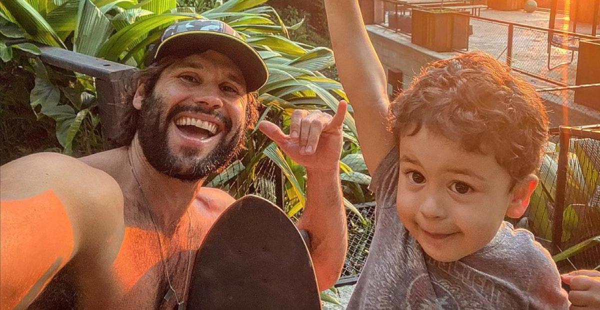 Dudu Azevedo mostra registro na piscina com o filho e ganha elogios da web: ”Lindos demais”