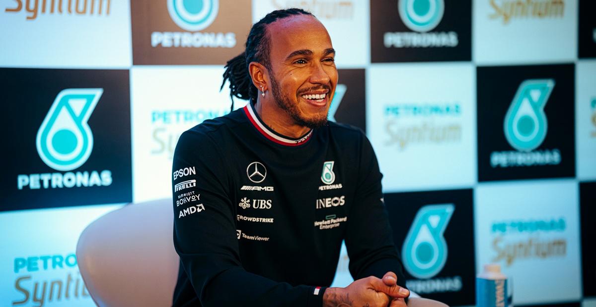 Lewis Hamilton revela que quer passar mais tempo no Brasil: ”Como se fosse o meu lar”